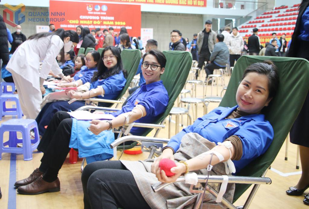Đông đảo ĐVTN tham gia hiến máu tại Ngày Chủ nhật đỏ năm 2026.